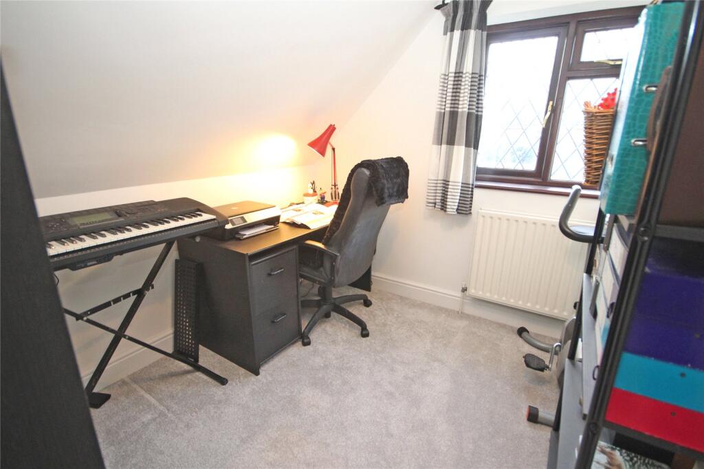 Additional image 13 of Dilly Lane, Barton on Sea, New Milton, Hampshire, BH25