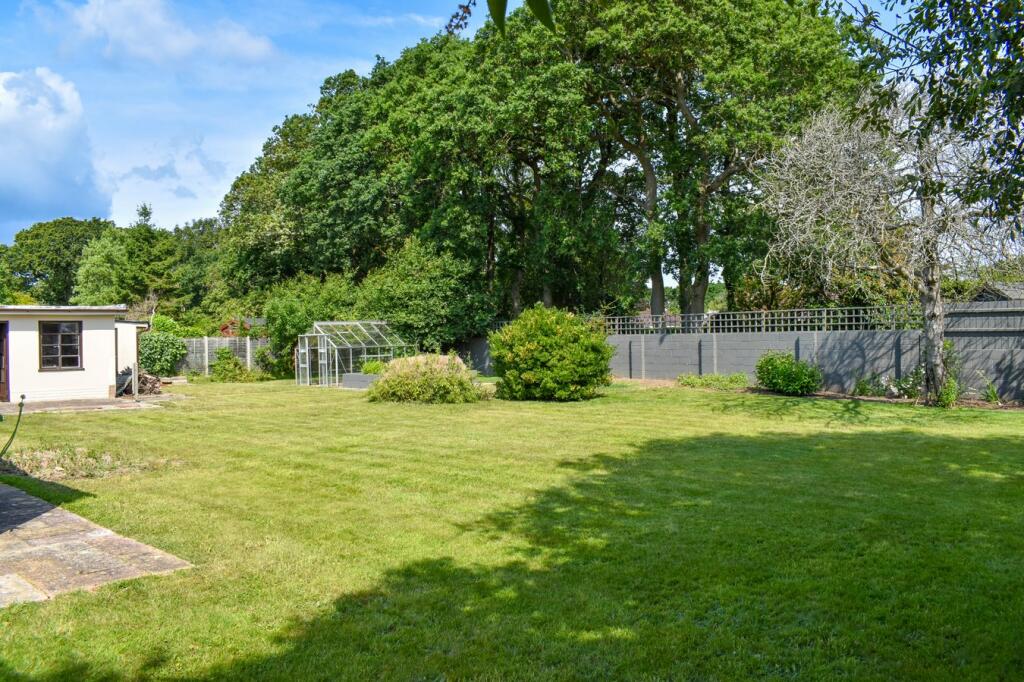 Additional image 18 of Chestnut Avenue, Barton on Sea, New Milton, BH25