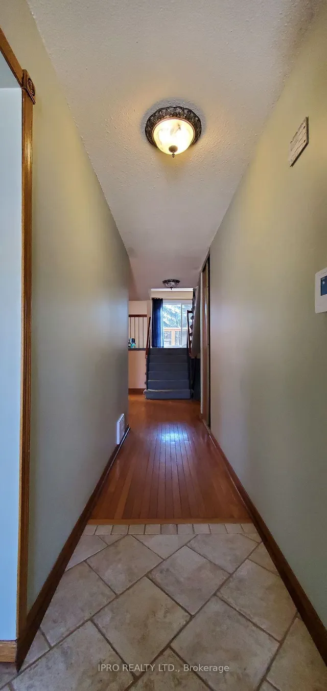 Additional image 5 of 12 Simmons Blvd