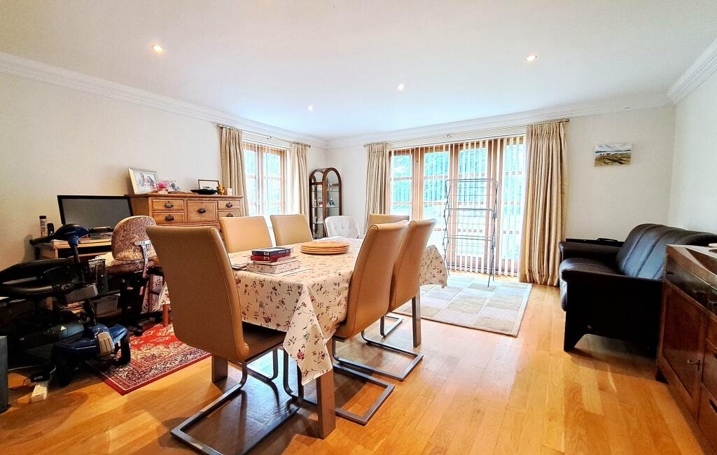 Additional image 5 of Derritt Lane