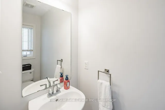 Additional image 12 of 70 Marina Point Cres