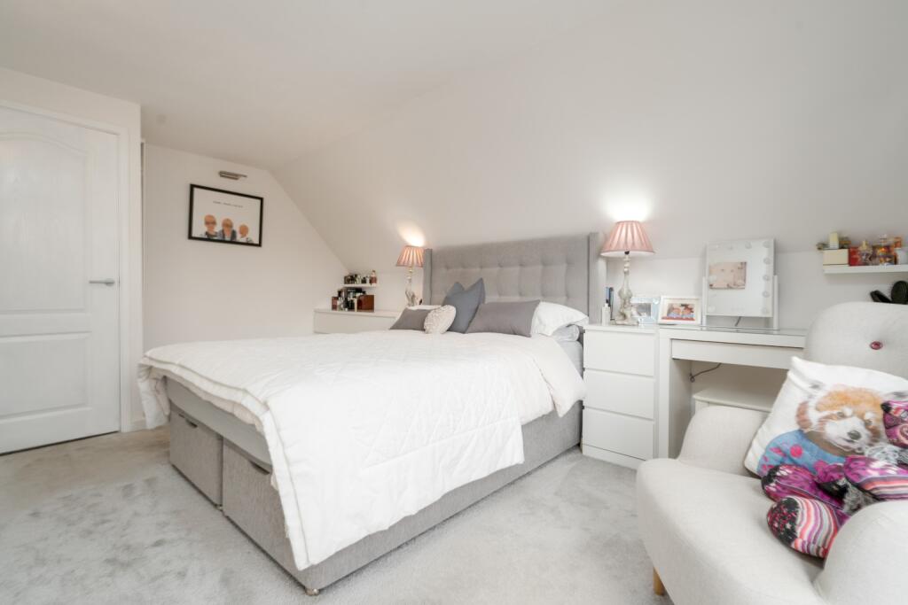 Additional image 17 of Spacious 5 Bed House with 2 Bathrooms On The Sought-After Heathfield Drive, Bolton