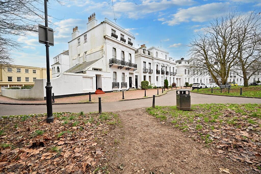 Additional image 2 of Flat 5, 14 Park Crescent, Worthing, West Sussex BN11 4AH