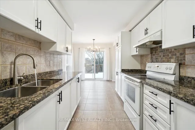 Additional image 3 of 38 Monaco Crt