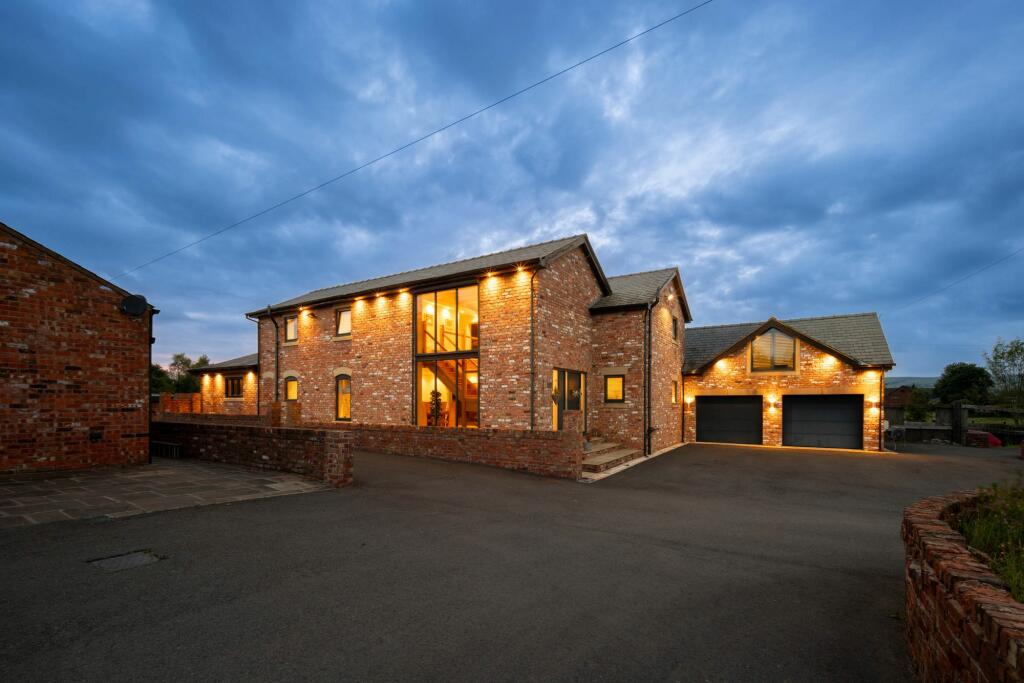 Additional image 65 of Experience luxury modern living at Oak Stables in Lostock. Built in 2015.