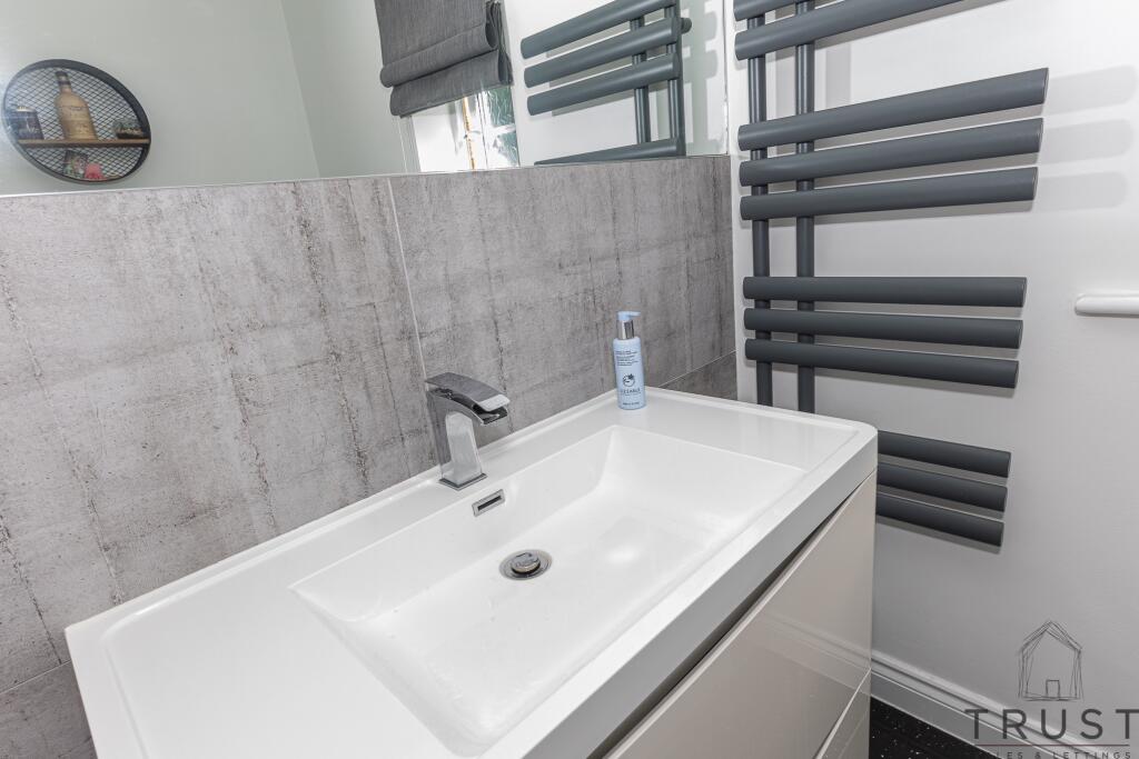 Additional image 46 of Pyenot Gardens, Cleckheaton