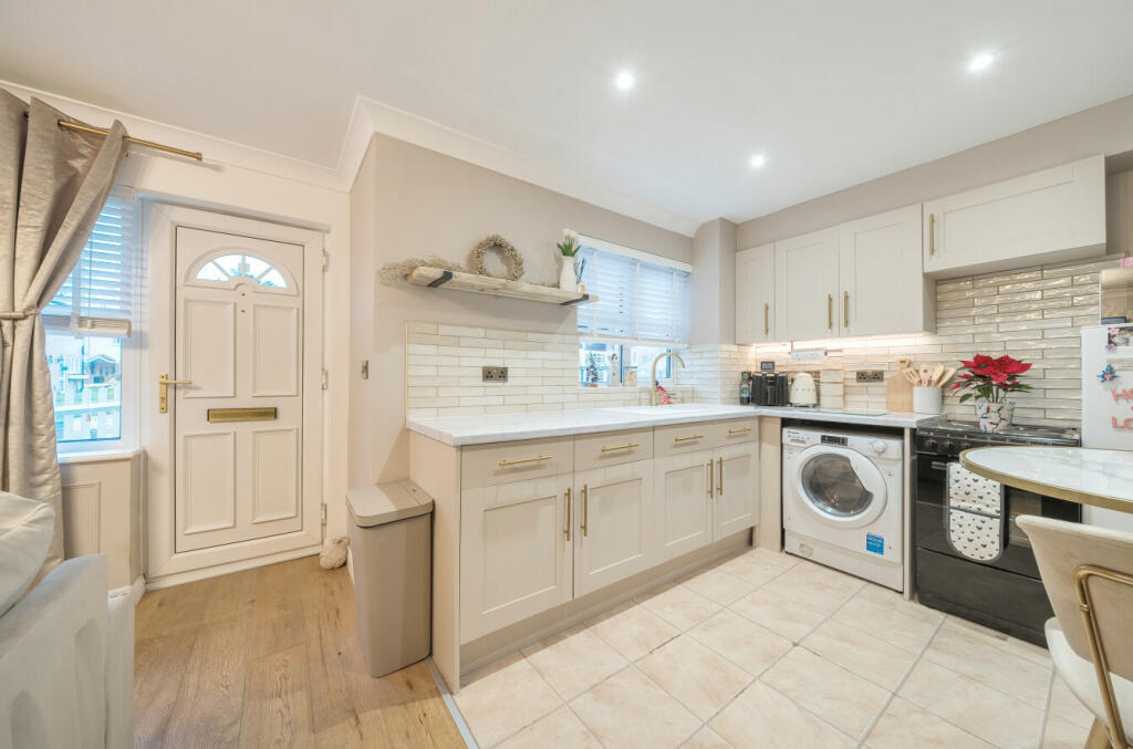 Additional image 4 of Brickfield Farm Gardens, Farnborough, Orpington, Kent, BR6