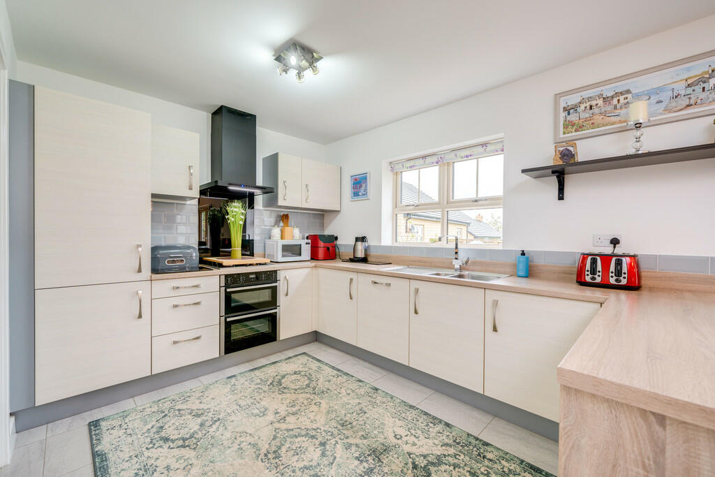 Additional image 21 of Moorside Court, Cleckheaton
