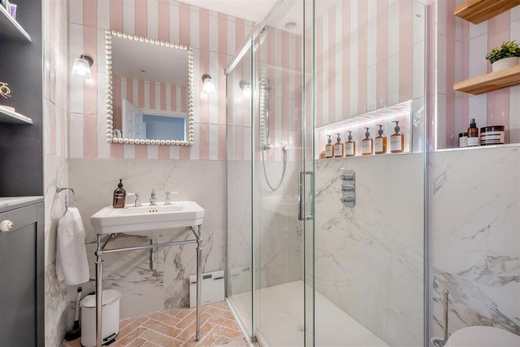 Additional image 15 of Stunning family living in the heart of Upper Clevedon