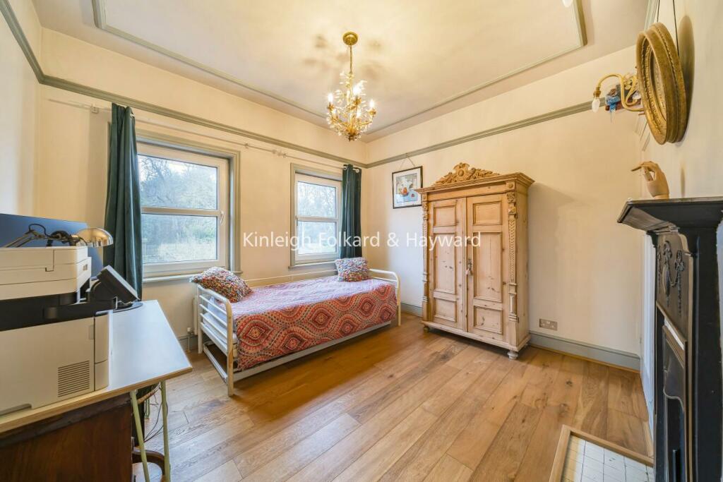 Additional image 14 of Kinnaird Avenue, Bromley