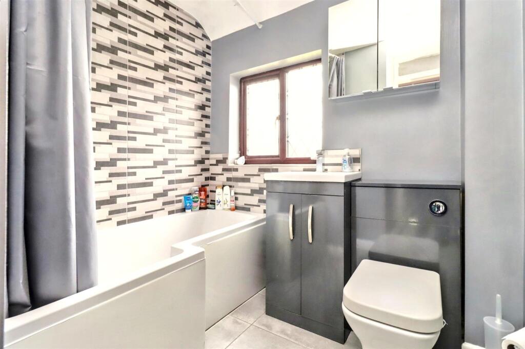 Additional image 8 of Popular cul de sac location in Clevedon