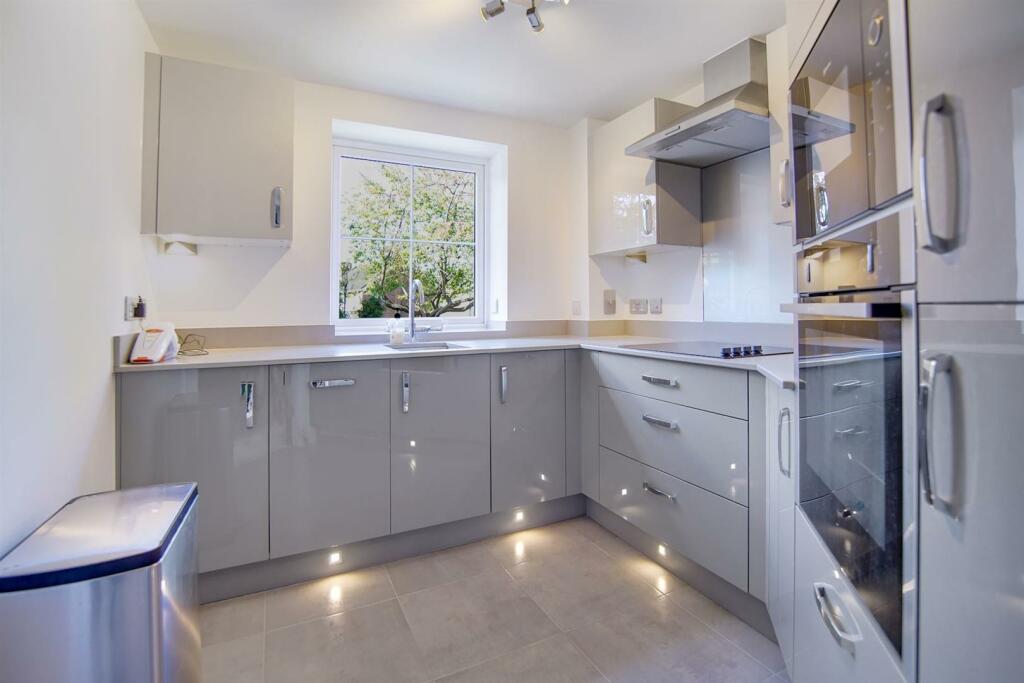 Additional image 13 of Manor Park Road, Chislehurst