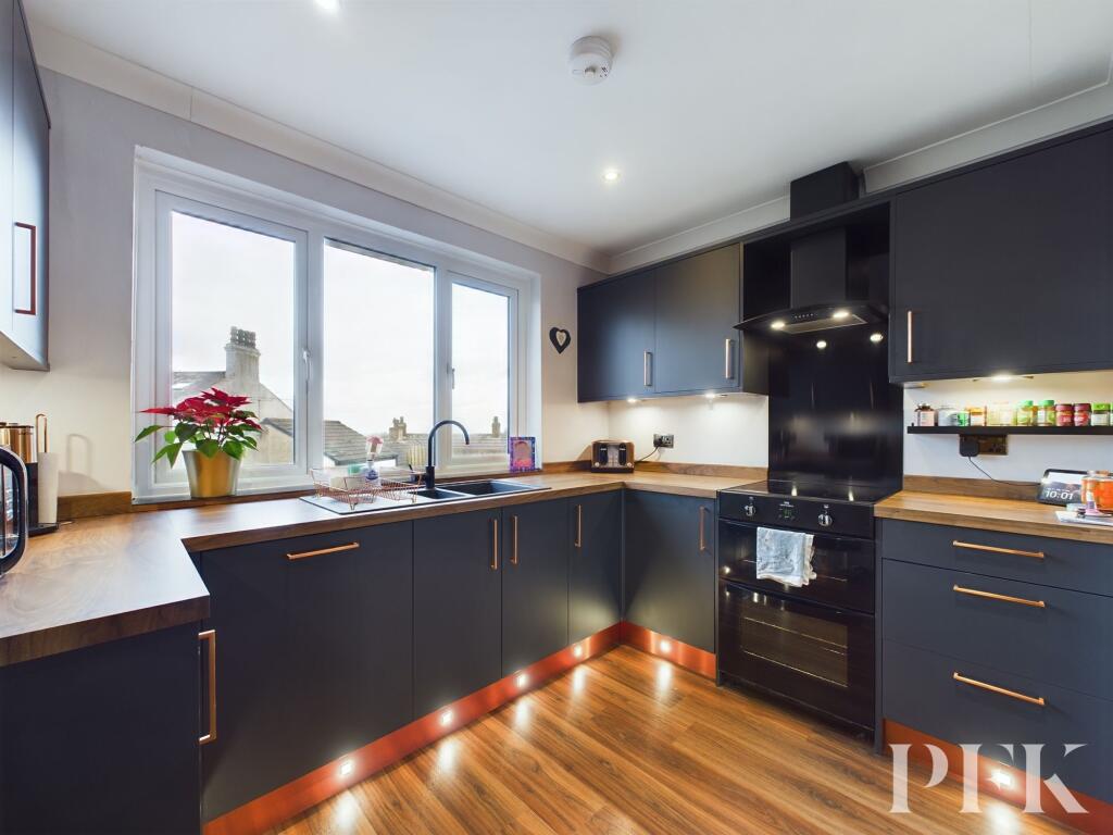 Additional image 2 of High Close, High Harrington, CA14