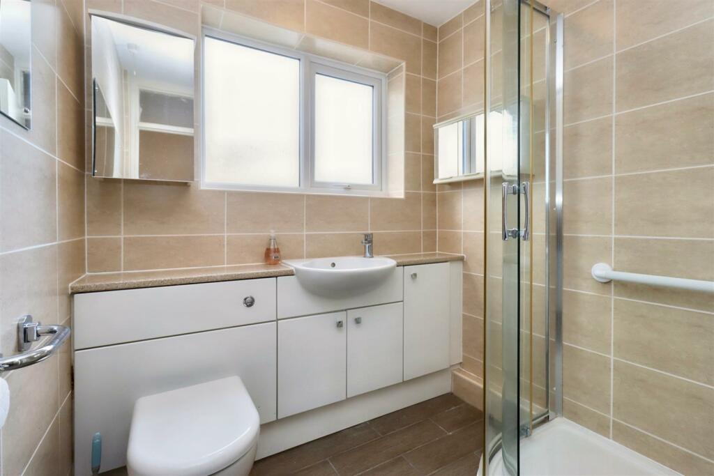 Additional image 4 of Level walk to Clevedon Town Centre