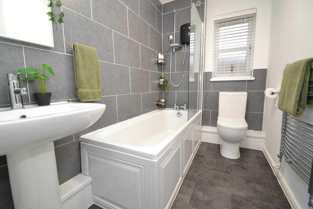 Additional image 20 of Far Crook, Thackley,