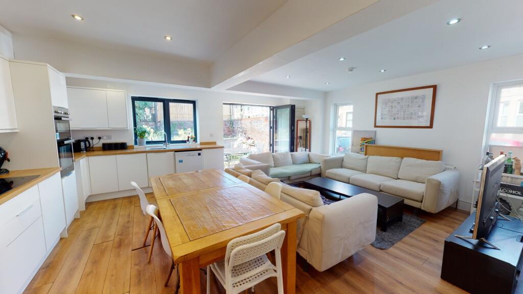 Christina Terrace, Hotwells