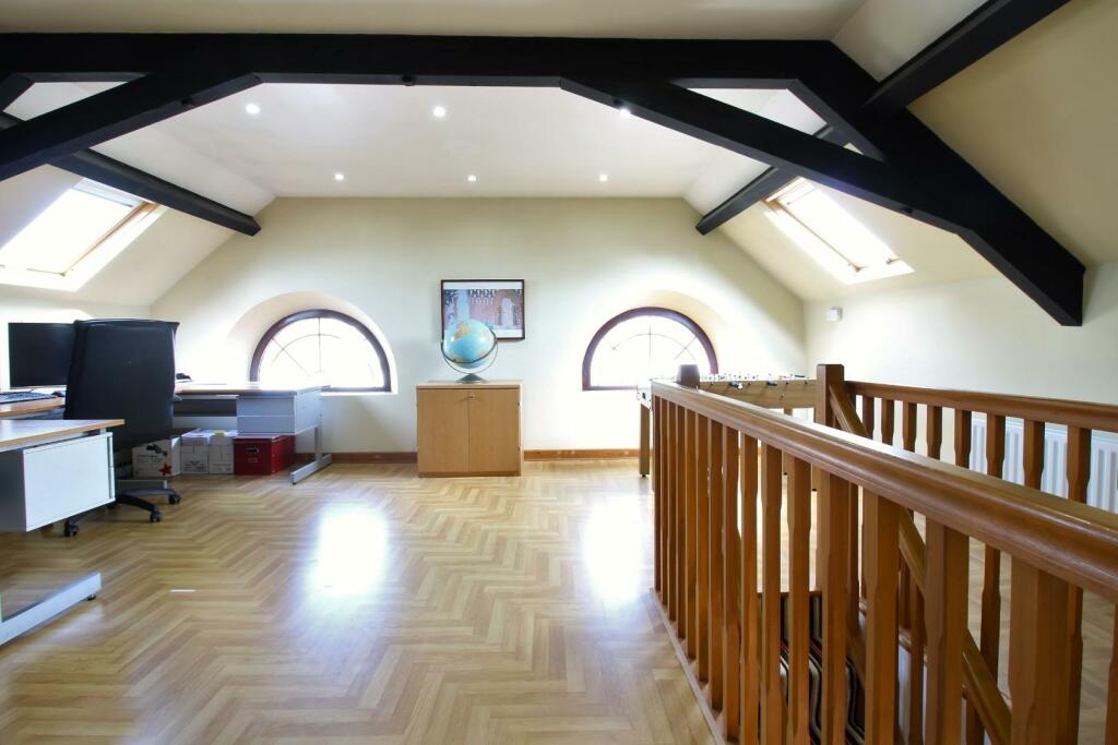 Additional image 7 of Character property in the village of Claverham