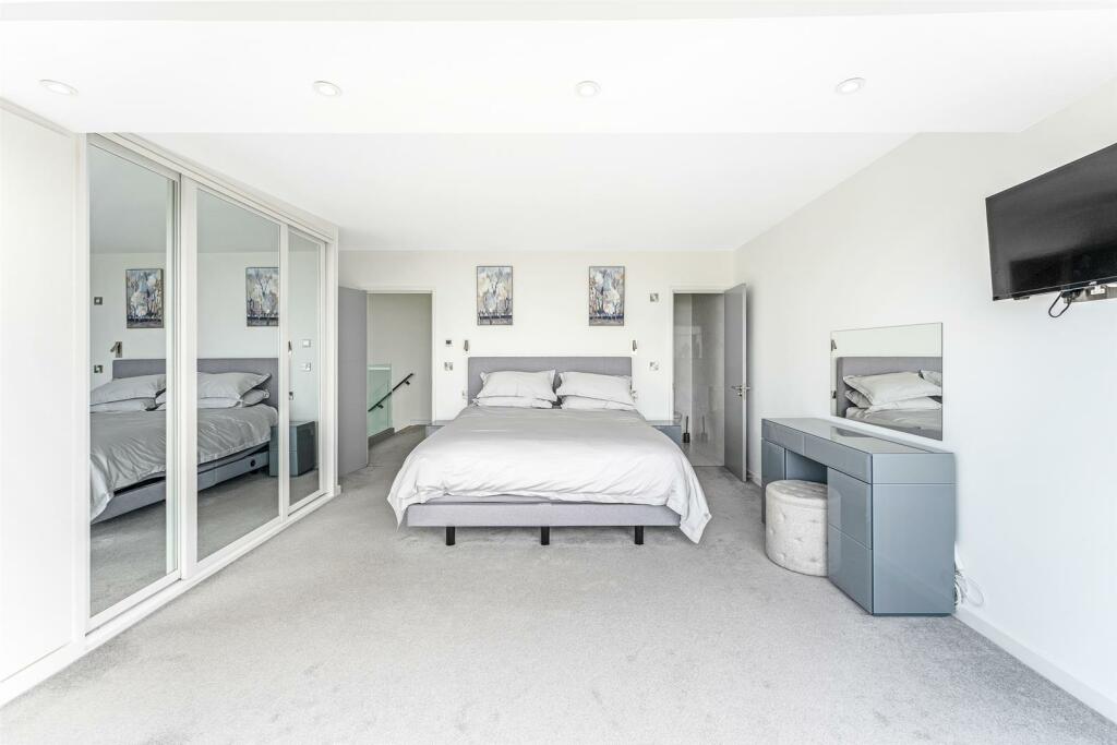 Additional image 27 of Hillside Road, Portishead