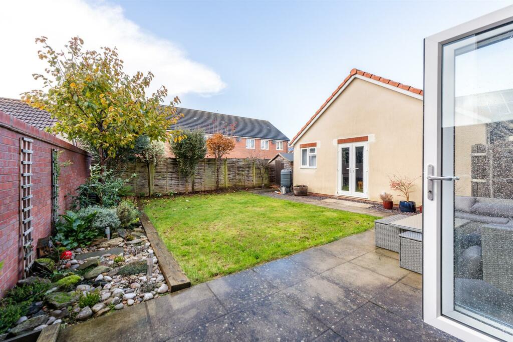Additional image 4 of Mendip Road - Stunning Family Home!