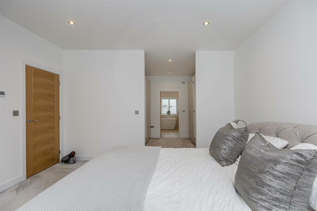 Additional image 23 of Snelsins Road, Cleckheaton