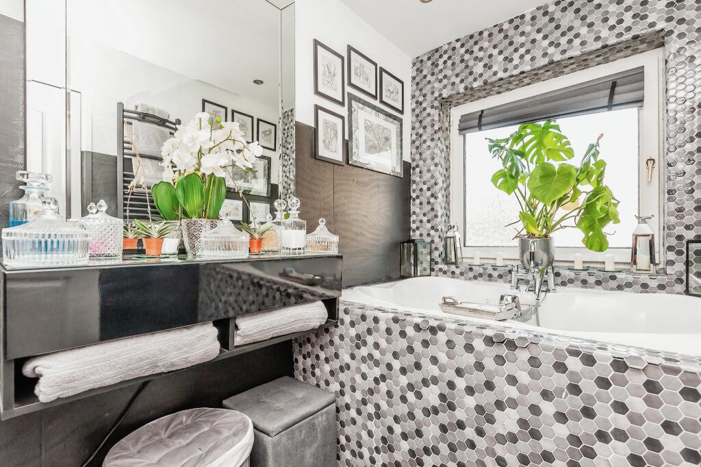 Additional image 10 of Westfield Lane, Bradford, BD12