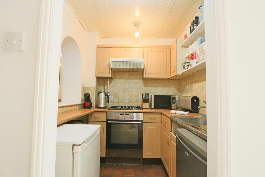 Additional image 14 of Basement Flat,  Meridian Place, Bristol