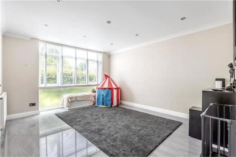 Additional image 6 of Speldhurst Close, Bromley, BR2