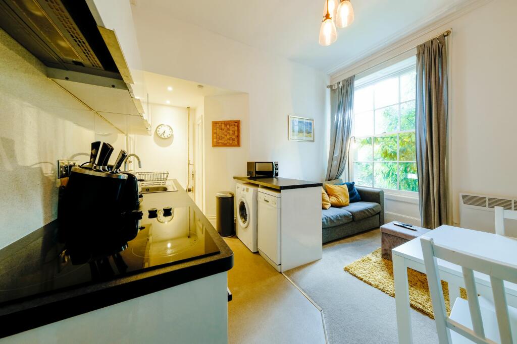 Additional image 4 of Ground Floor Flat,  Oakfield Place, Clifton, Bristol