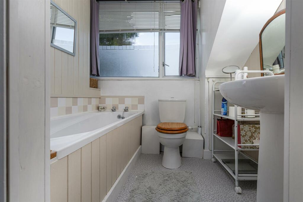 Additional image 13 of Back Lane, Queensbury