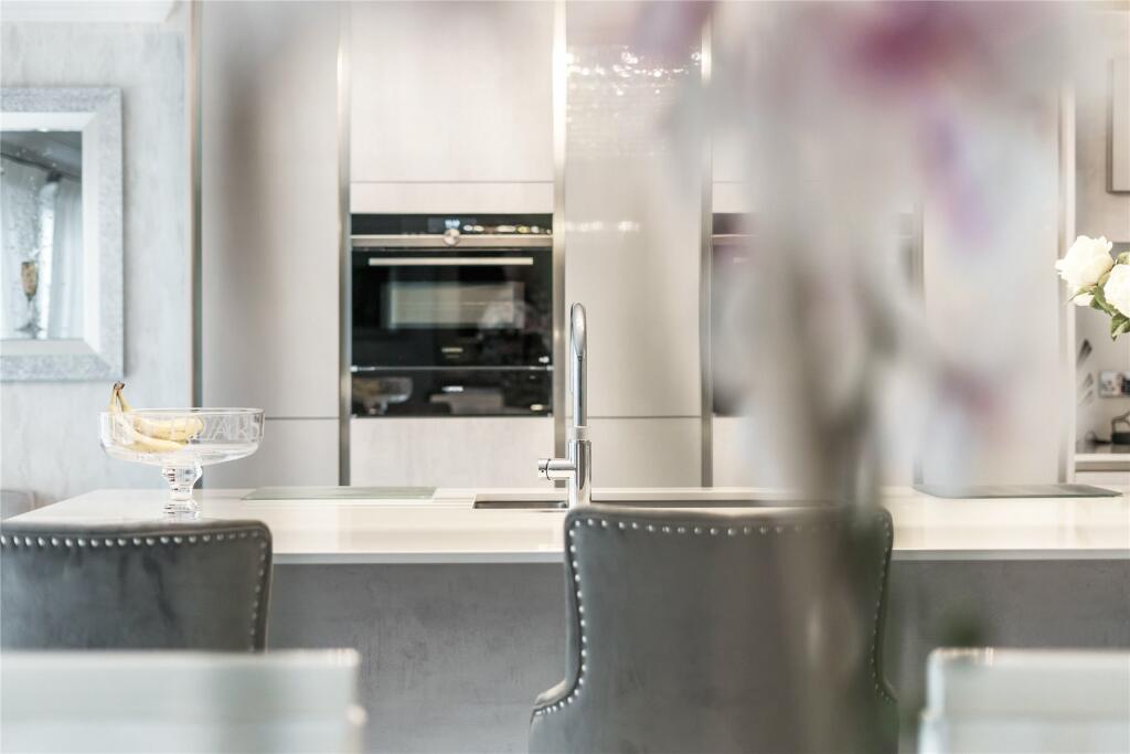 Additional image 39 of Willoughby Lane, Bromley