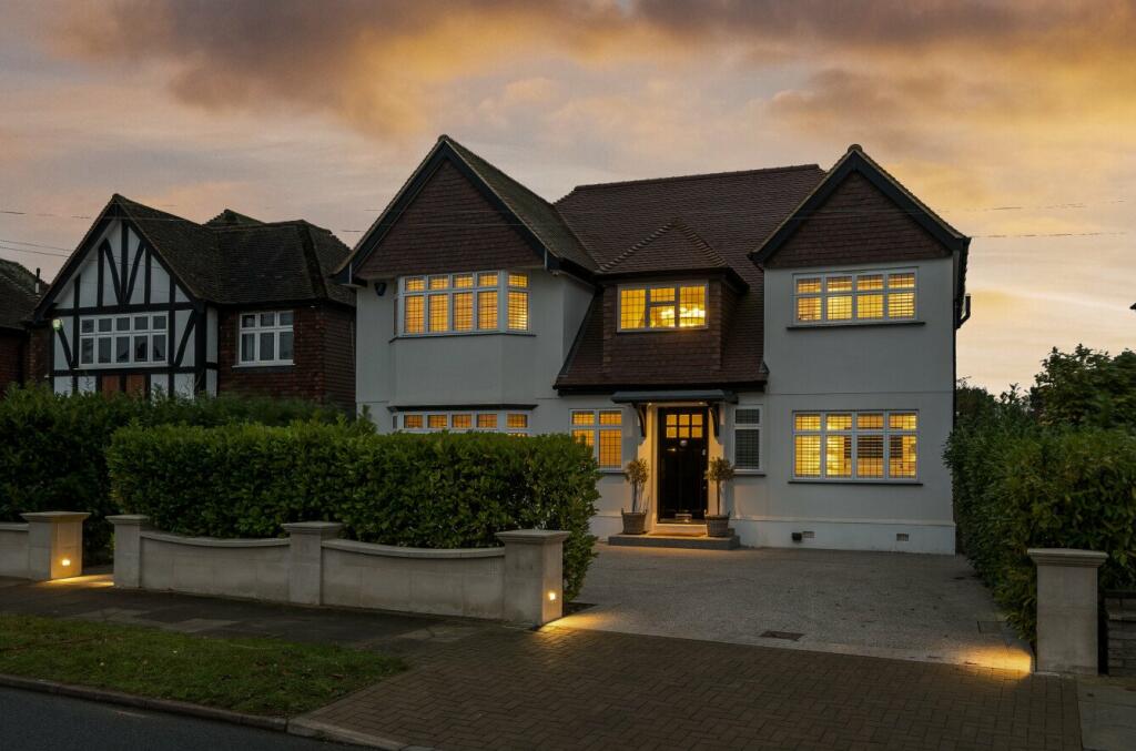 Additional image 40 of Sutherland Avenue, Petts Wood, BR5