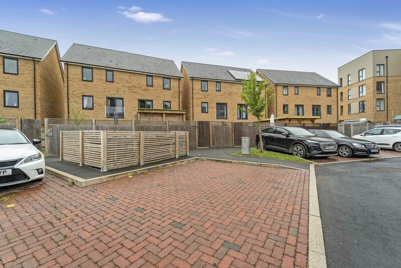 Additional image 19 of Bowen Road, Locking Parklands - FAB TOWN HOUSE