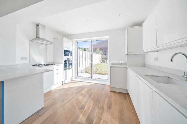 Additional image 16 of Daerwood Close Bromley BR2