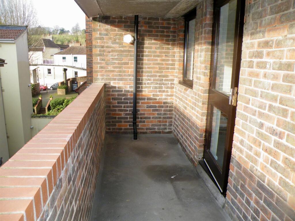 Additional image 4 of Cleve Court, Cumberland Place, Clifton, Bristol