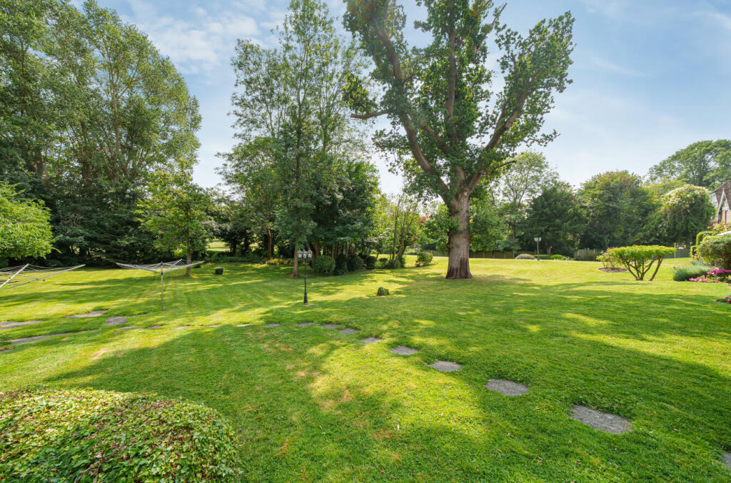 Additional image 17 of Willow Grove, Chislehurst, Kent, BR7