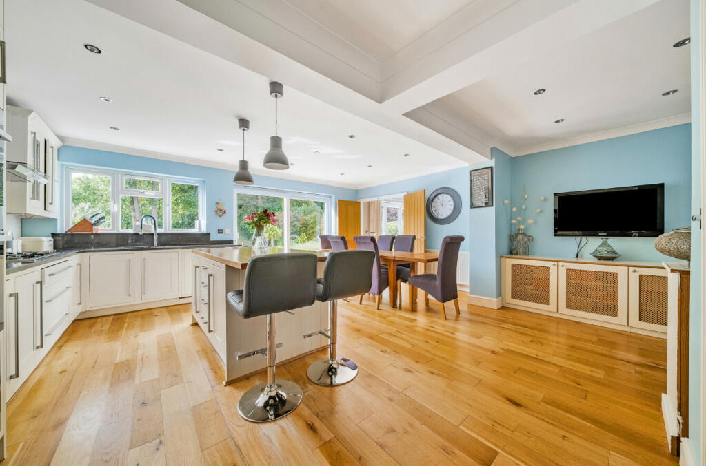 Additional image 27 of Kevington Drive, Chislehurst, BR7