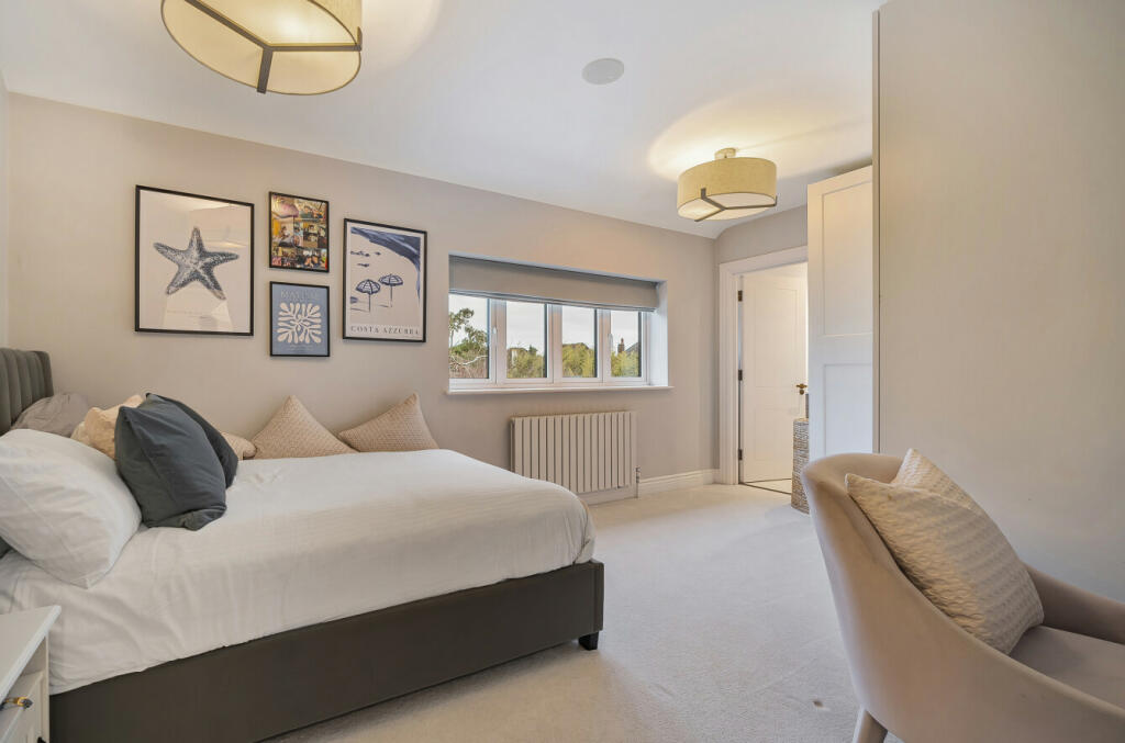 Additional image 26 of Sutherland Avenue, Petts Wood, BR5