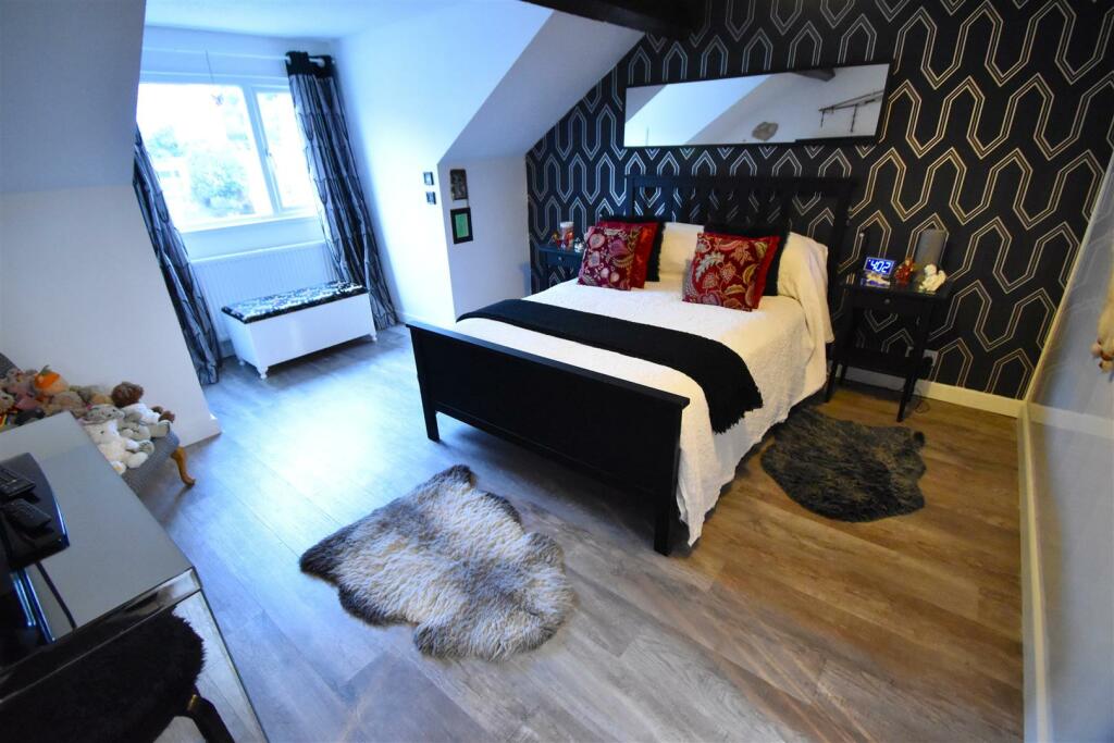 Additional image 13 of Pondhead, Pill