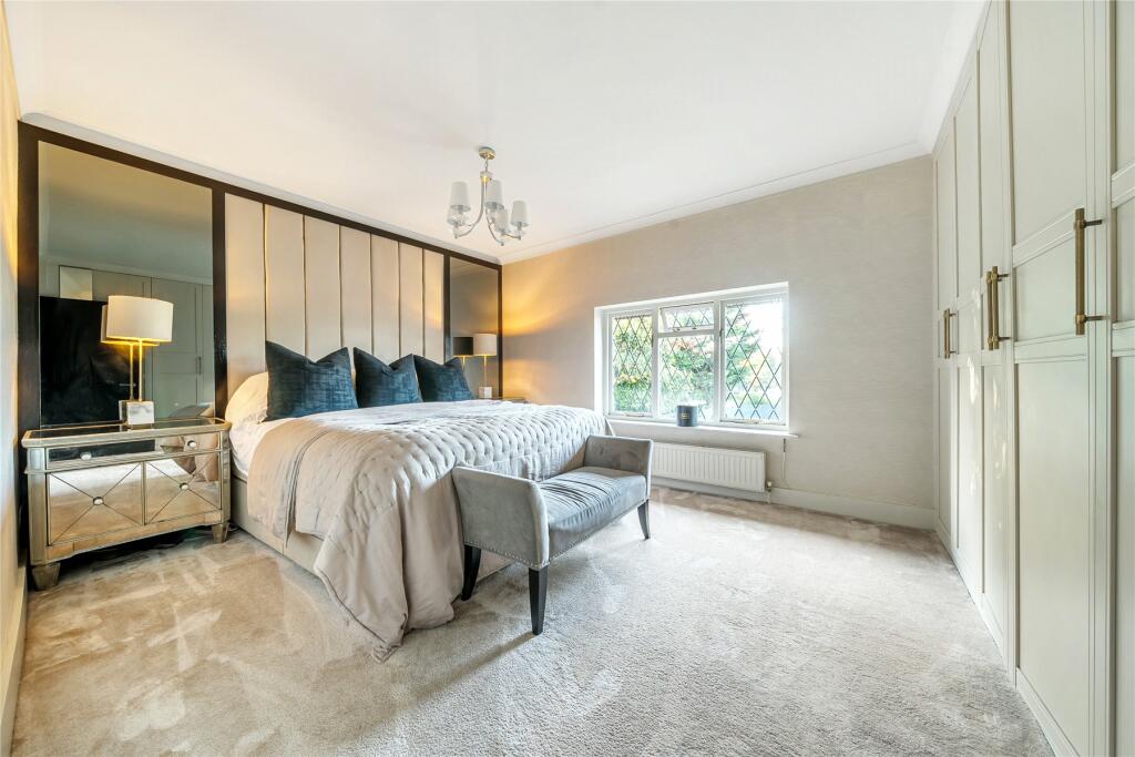 Additional image 19 of Hollydale Drive, Bromley