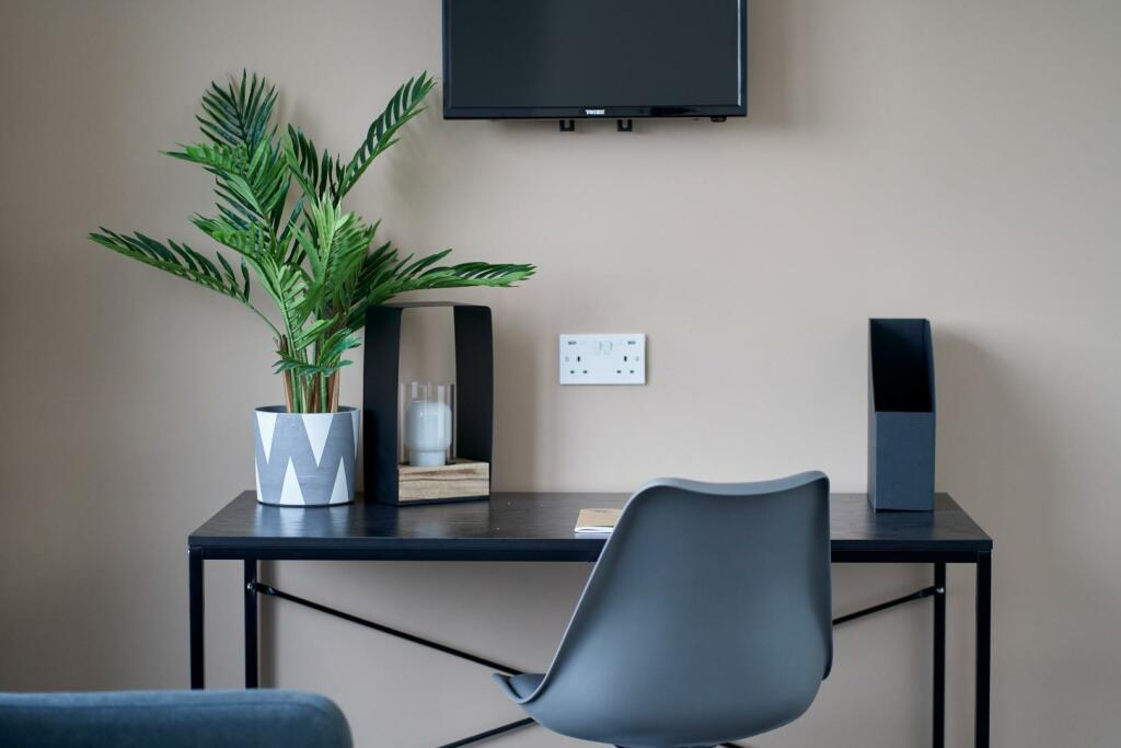 Additional image 8 of 98 Blackswarth Road, Three Crowns, Kings Court, Bristol