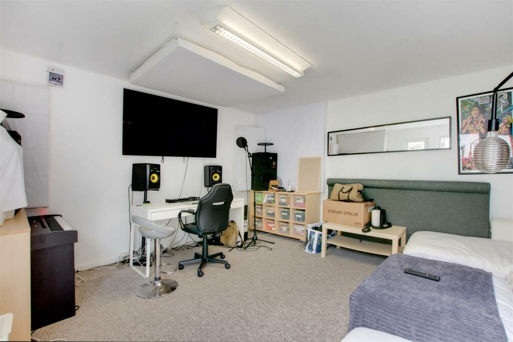 Additional image 12 of Sunray Avenue, Bromley