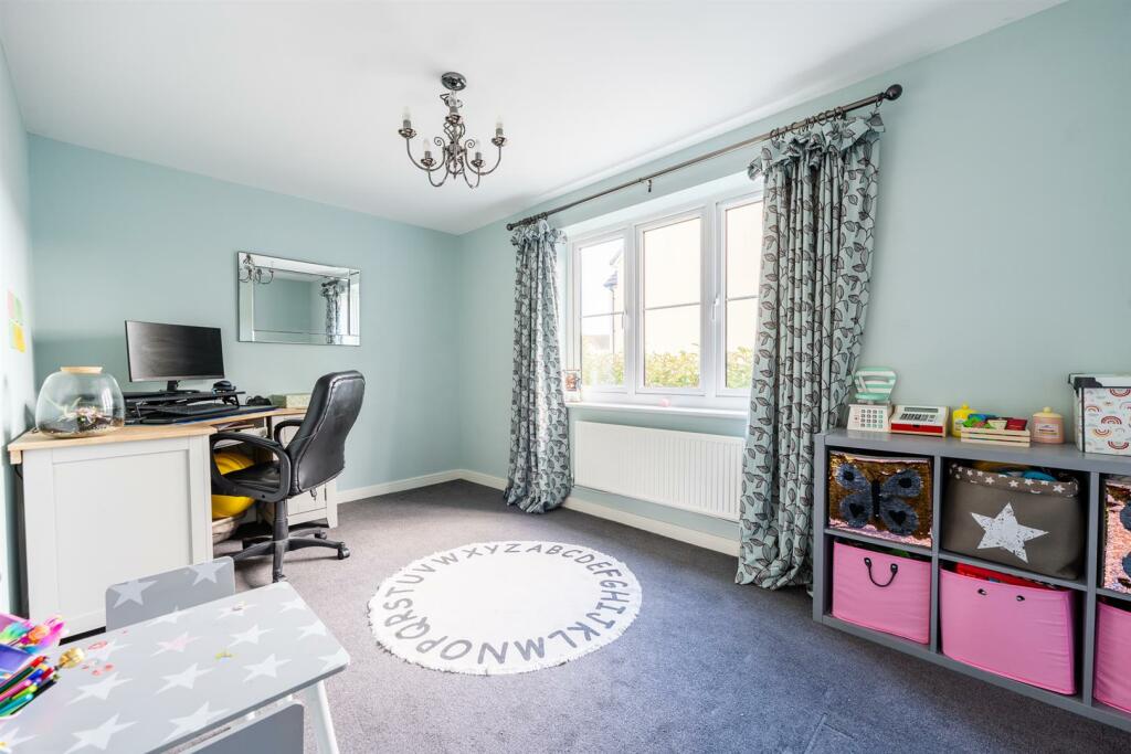 Additional image 7 of Mendip Road - Stunning Family Home!