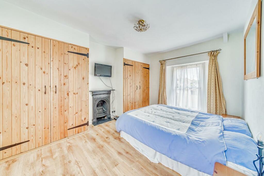 Additional image 9 of Beautiful double fronted semi-detached cottage, ideally situated for access to Yatton's main line railway station