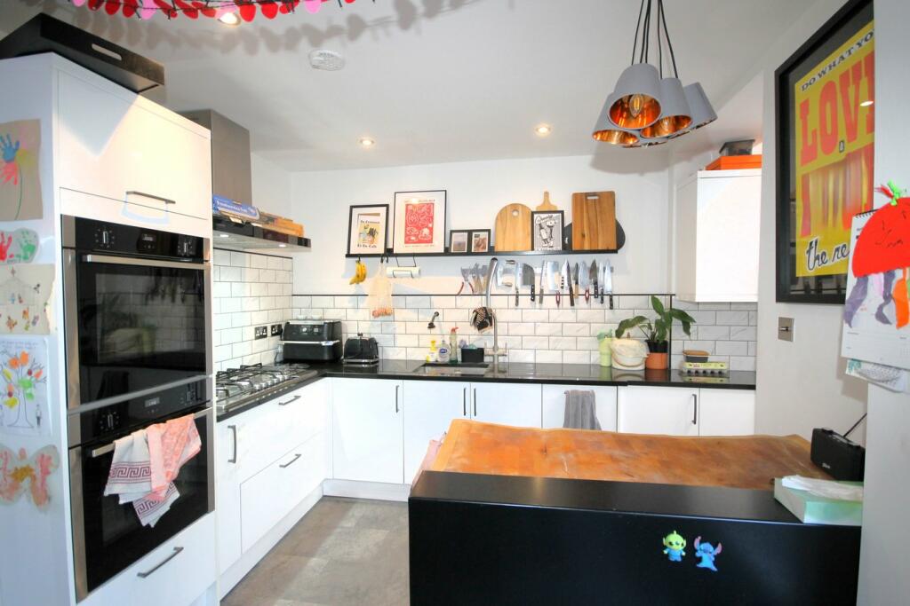 Additional image 5 of Lloyds Way, Beckenham, BR3