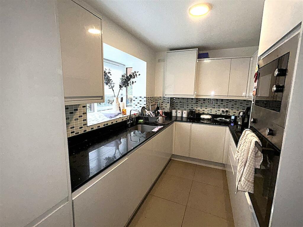 Additional image 10 of Whitehaven Close, Bromley