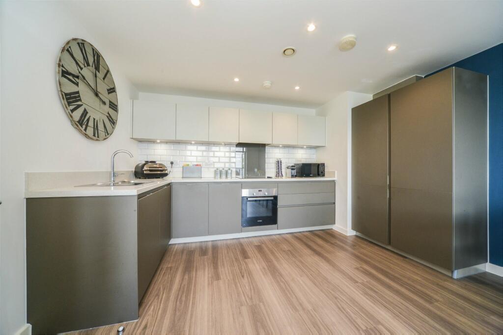 Additional image 10 of Glebe Way, West Wickham, BR4 0AP