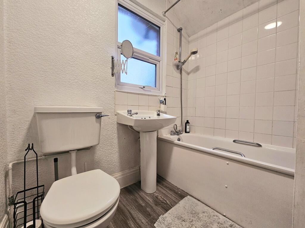 Additional image 5 of Queen Anne Avenue, Bromley BR2