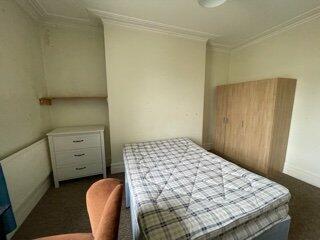 Additional image 8 of Ref 004 – Hampton Road Top floor flat