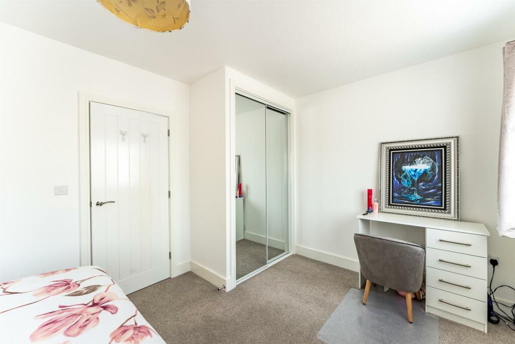 Additional image 11 of Lord Way, Locking Parklands - IMMACULATE