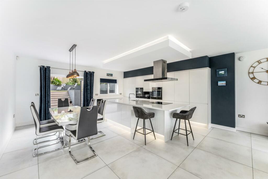 Additional image 37 of Hillside Road, Portishead